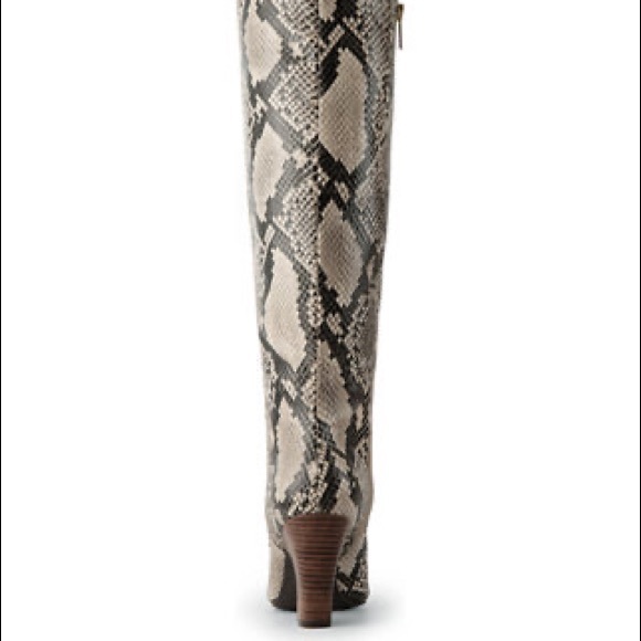 CROWN & IVY • Azalea Snake Skin Animal Pattern Stacked Heel Boots Size 9.5 - Picture 3 of 16